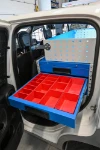 Cajón metálico Syncro configurado con contenedores de plástico en Panda
