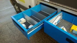 Cajoneras con divisores metálicos