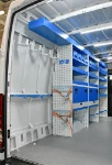 Scaffalature con contenitori estraibili e cinghie di fissaggio per Daily