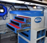 Cajones con bandejas de plástico en el Fiorino