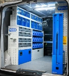 Cajones transparentes, contenedores de plástico y compartimentos con puertas en el Fiat Scudo