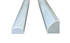 Comparación entre plafón LED normal y plafón inclinado