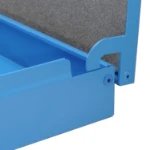 Detalle de bisagra antivuelco para furgonetas Syncro