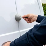 Detalle del cilindro antitaladro de una cerradura de seguridad para furgonetas