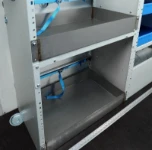 Ejemplo de montaje de estanterías en acero inoxidable para la recogida de líquidos