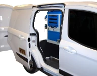 El equipamiento Ford Courier visto desde el exterior