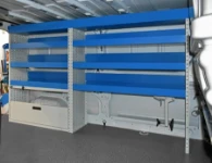 El estante en el Talento, visto desde la puerta lateral