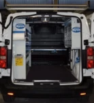 El receptáculo de carga del Expert