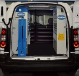 El receptáculo de carga equipado del Caddy