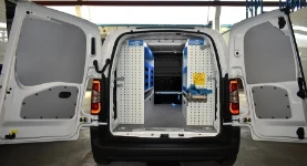 Equipamiento Berlingo con porta abrazadera extraíble