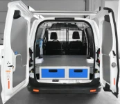 Equipamiento Courier 2014 con cajoneras de doble fondo