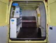 Rivestimento interno con pianale e pannellatura per NV250