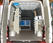 Rivestimento interno con pianale e pannellatura per NV250