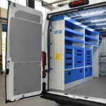 Equipamiento lado izquierdo Boxer con cajones y estantes