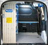 Equipamiento Syncro en el Courier para electricista, solo a la izquierda