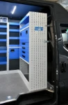 Estante en el fondo del receptáculo de carga del Daily Iveco
