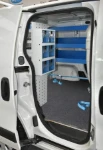 Estanterías y cajones transparentes en el Fiat Fiorino