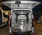 Ford Custom equipado para transportar féretros