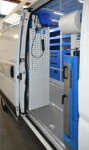 Berlingo Citroen con rivestimento interno in legno e lamiera