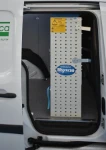 Berlingo Citroen con rivestimento interno in legno e lamiera