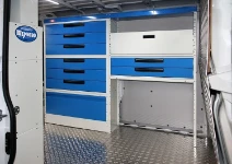 Furgoneta equipada por Syncro para instalaciones de refrigeración restauración