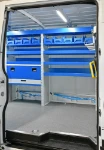 Scaffalature con contenitori e cassetti per Daily