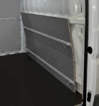 Guía fresada montada en el separador de carga
