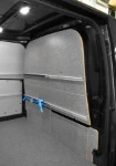 Cassettiera con cassetti capienti e cinghia di fissaggio nel Dacia Dokker
