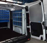 Lado derecho equipamiento NV300