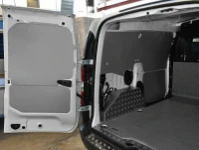 Lado izquierdo paneles de protección y suelo Dokker