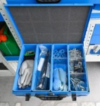 Maletín en el equipamiento Syncro, con 4 bandejas