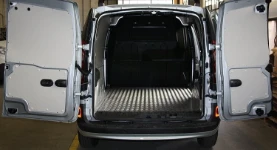 Mercedes Citan con plataforma en aluminio damero