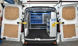 Mercedes Sprinter con pianale e rivestimenti interni Syncro System