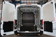 Mercedes Sprinter con pianale e rivestimenti interni Syncro System