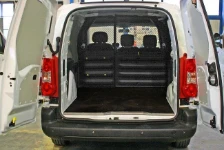 Mercedes Sprinter con pianale e rivestimenti interni Syncro System