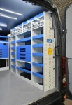Modulo destro dell'allestimento Syncro Ultra nel NV250, con pannello portautensili e cassettiera