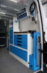 Modulo destro dell'allestimento Syncro Ultra nel NV250, con pannello portautensili e cassettiera