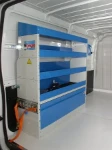 Modulo sinistro dell'allestimento Syncro Ultra nel NV250, con pannello portautensili e portarotoli
