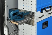 Panel en aluminio damero a pròtPanel de protección costado para porta abrazadera extraíbleeccion de paneles verticales