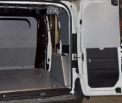 Plataforma en madera especial y revestimiento en chapa