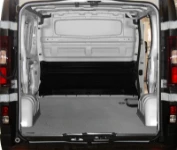 Plataforma en madera lisa y sin partes débiles del Trafic Vivaro