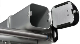 Portatubos en aluminio con trampilla abierta