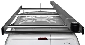 Portatubos en el techo de la furgoneta Courier Ford