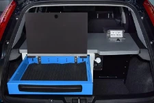 Punto vehículo con cajón con escritorio integrado