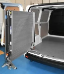 Rampa de carga del Volkswagen Transporter girada hacia un lado