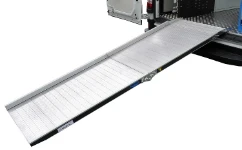 Rampa de carga económica en aluminio para furgonetas