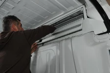 Receptáculo de carga sobre la cabina
