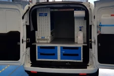 01_Equipamiento especial Doblò con cajonera infraplataforma doble altura