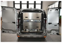 01_Furgoneta equipada para agencia funeraria veterinaria