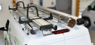 03_Ford Connect con portaescalera y doble portatubos en el techo